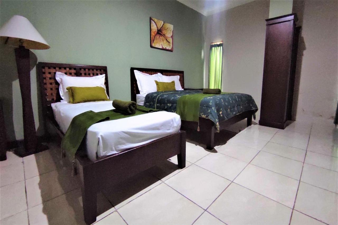 Klungkung Tower Hotel エクステリア 写真