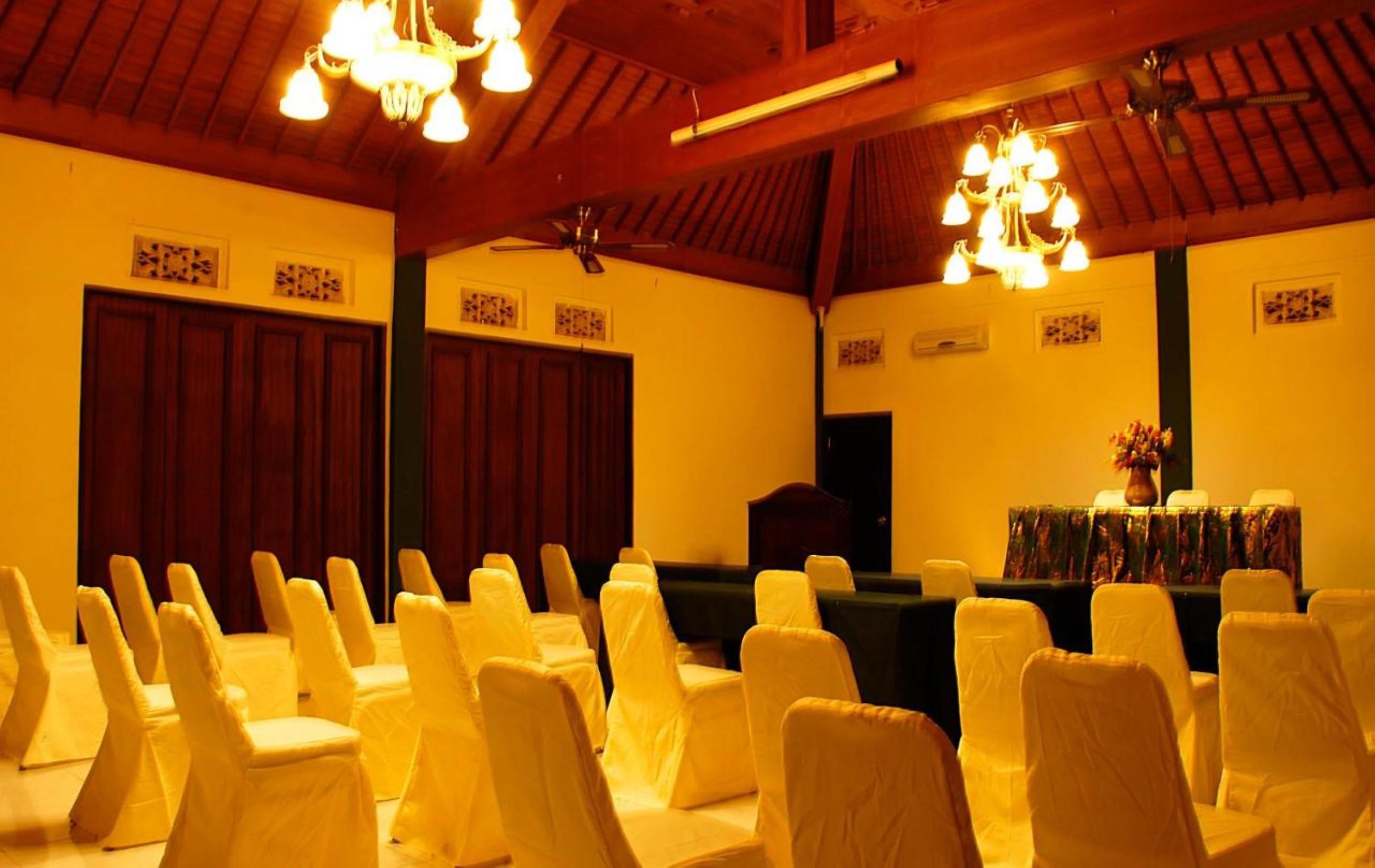 Klungkung Tower Hotel エクステリア 写真